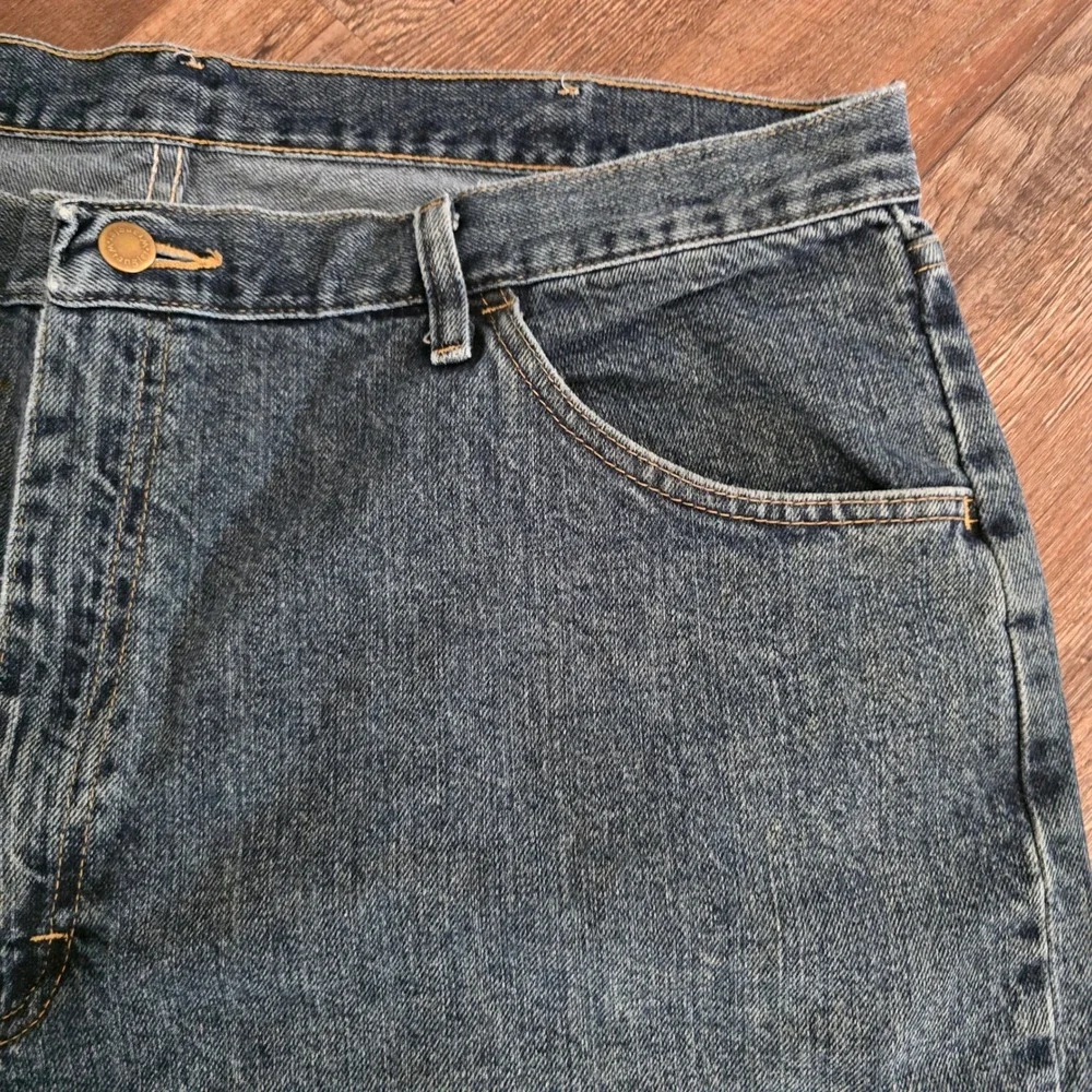 Wrangler Relaxed Fit Denim Shorts 40 Blue Dark Wash Classic Workwear 606W1QZ